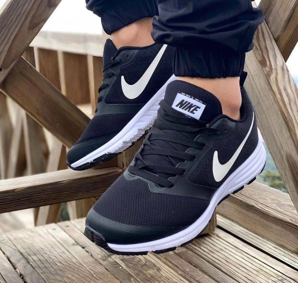 Маратонки Zom Fly Черно Бяло